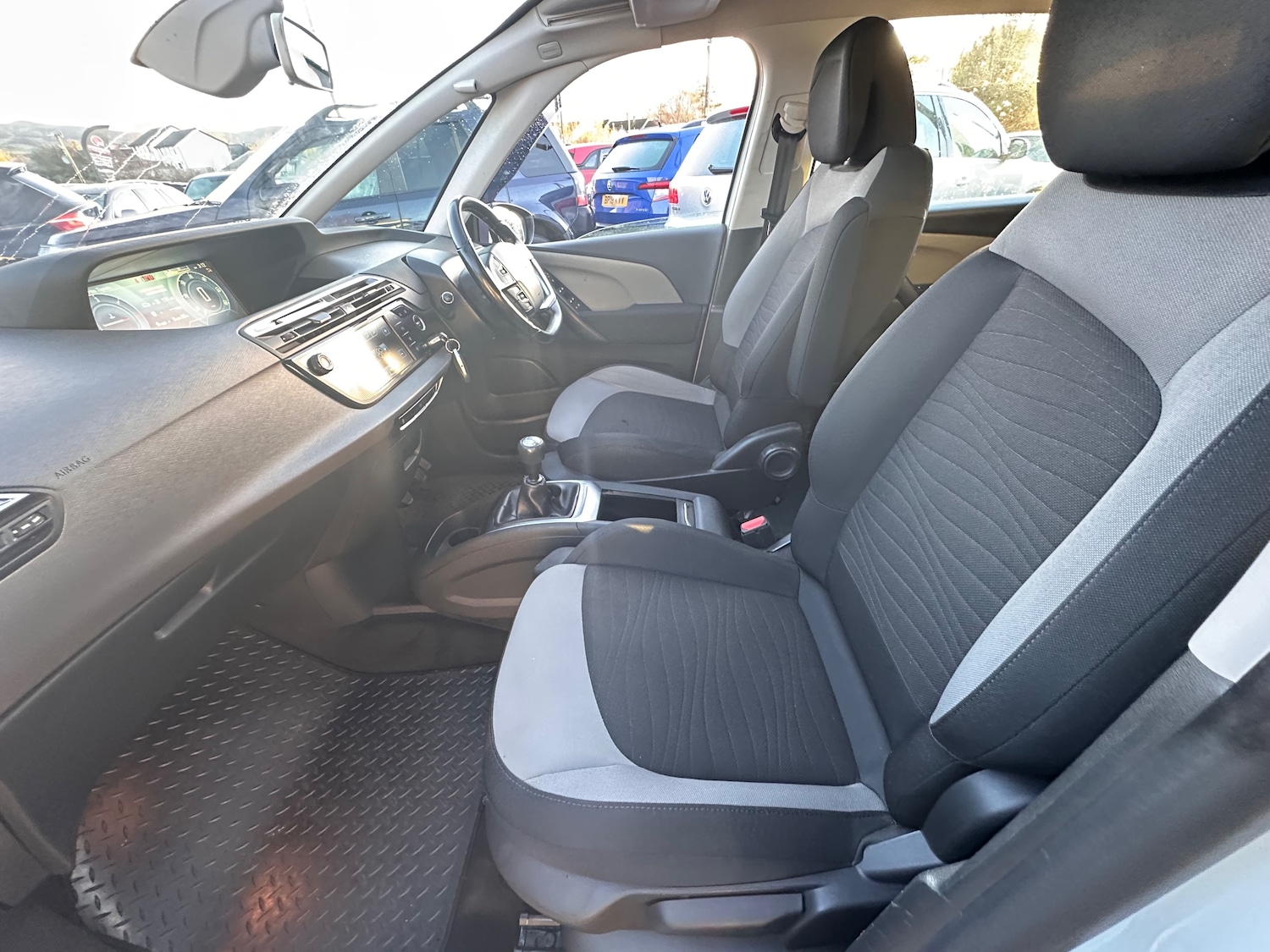 Used Citroen C4 Picasso 2015 for sale - 76581280: Photo 20