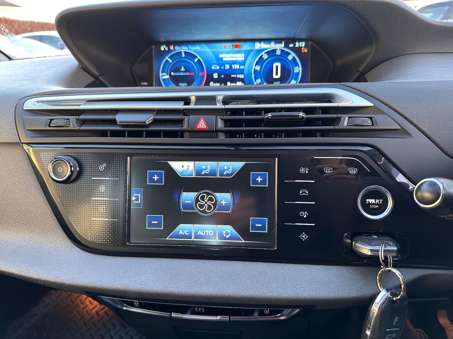 Used Citroen C4 Picasso 2015 for sale - 76581280: Photo 22