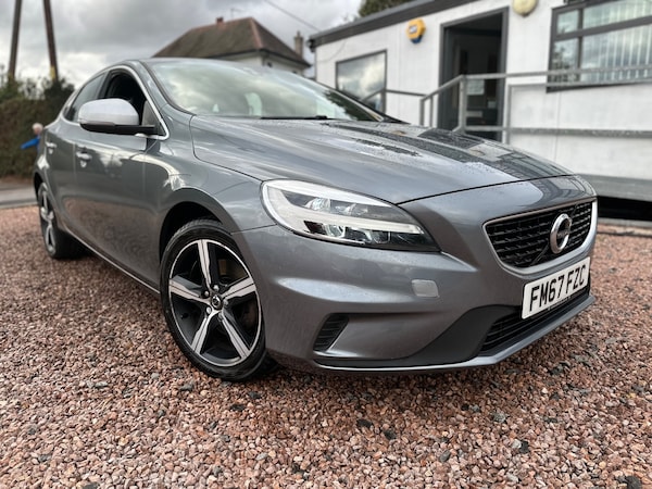 Used Volvo V40 2018 for sale - 75766584: Photo 1