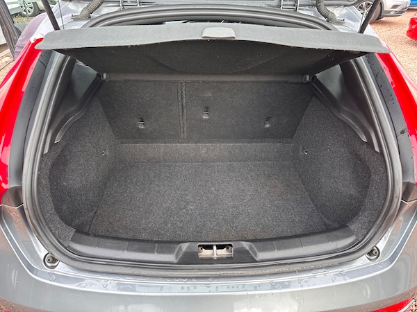 Used Volvo V40 2018 for sale - 75766584: Photo 23
