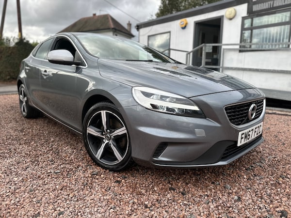 Used Volvo V40 2018 for sale - 75766584: Photo 2