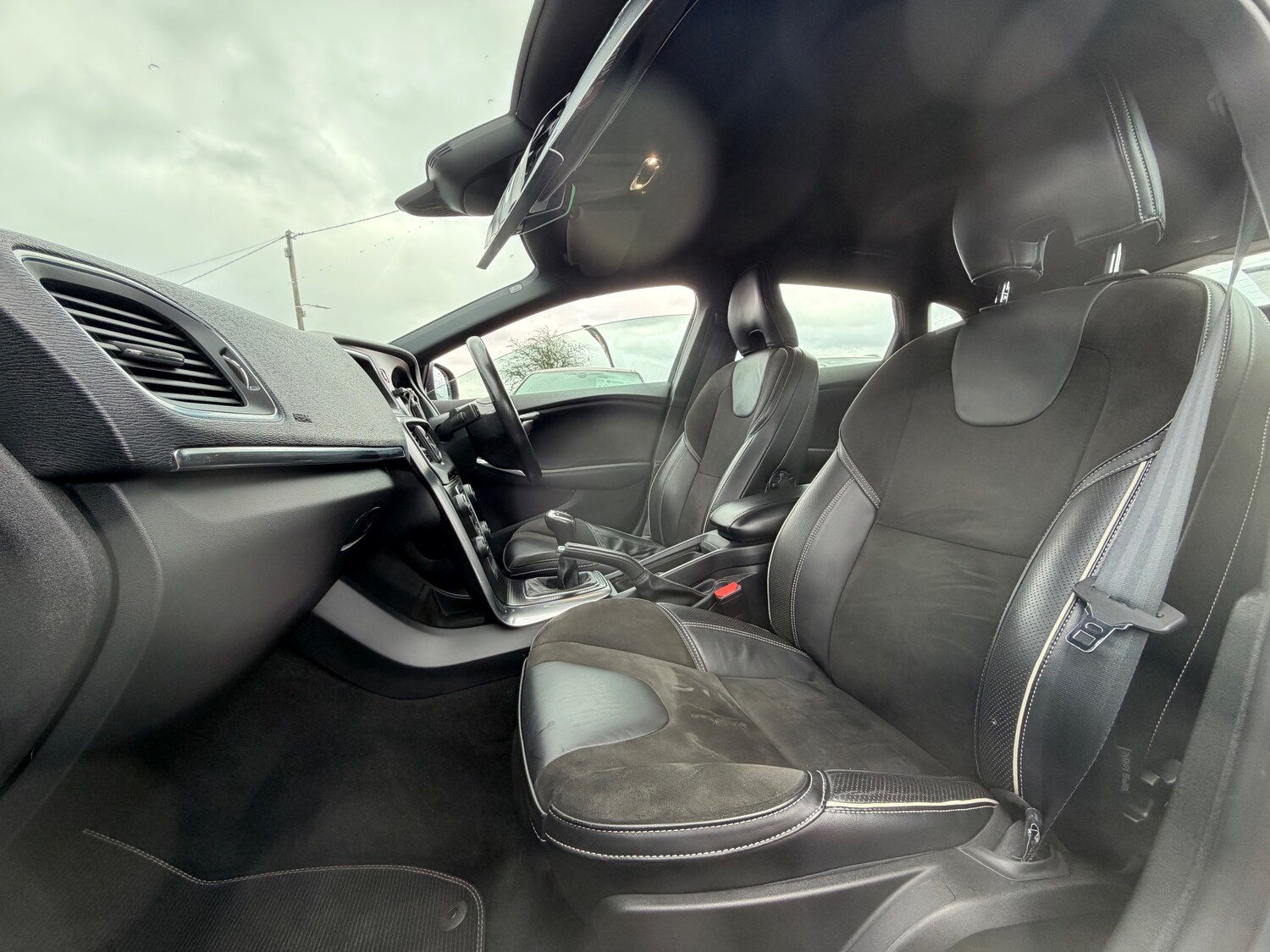 Used Volvo V40 2018 for sale - 77813452: Photo 11