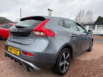 Used Volvo V40 2018 for sale - 77813452: Photo