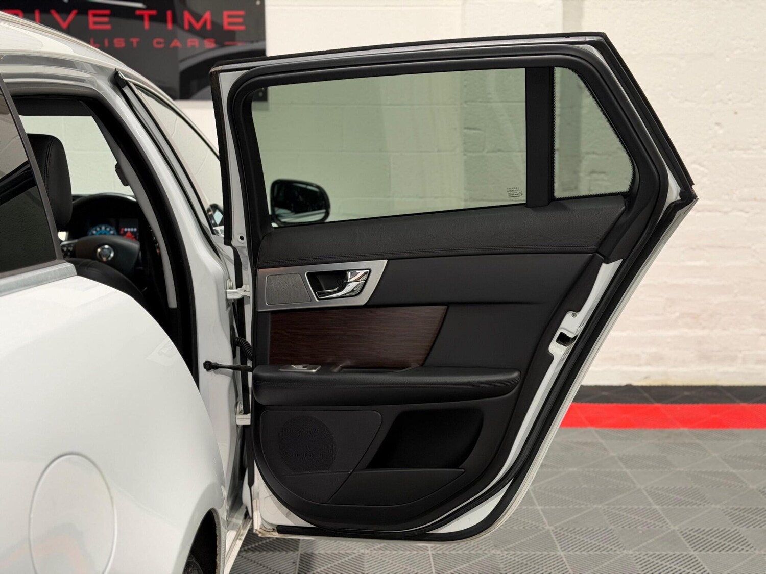 Used Jaguar XF 2013 for sale - 77909687: Photo 22