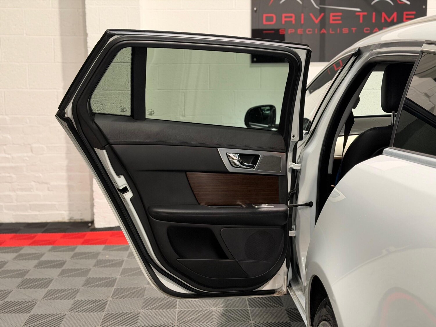 Used Jaguar XF 2013 for sale - 77909687: Photo 23