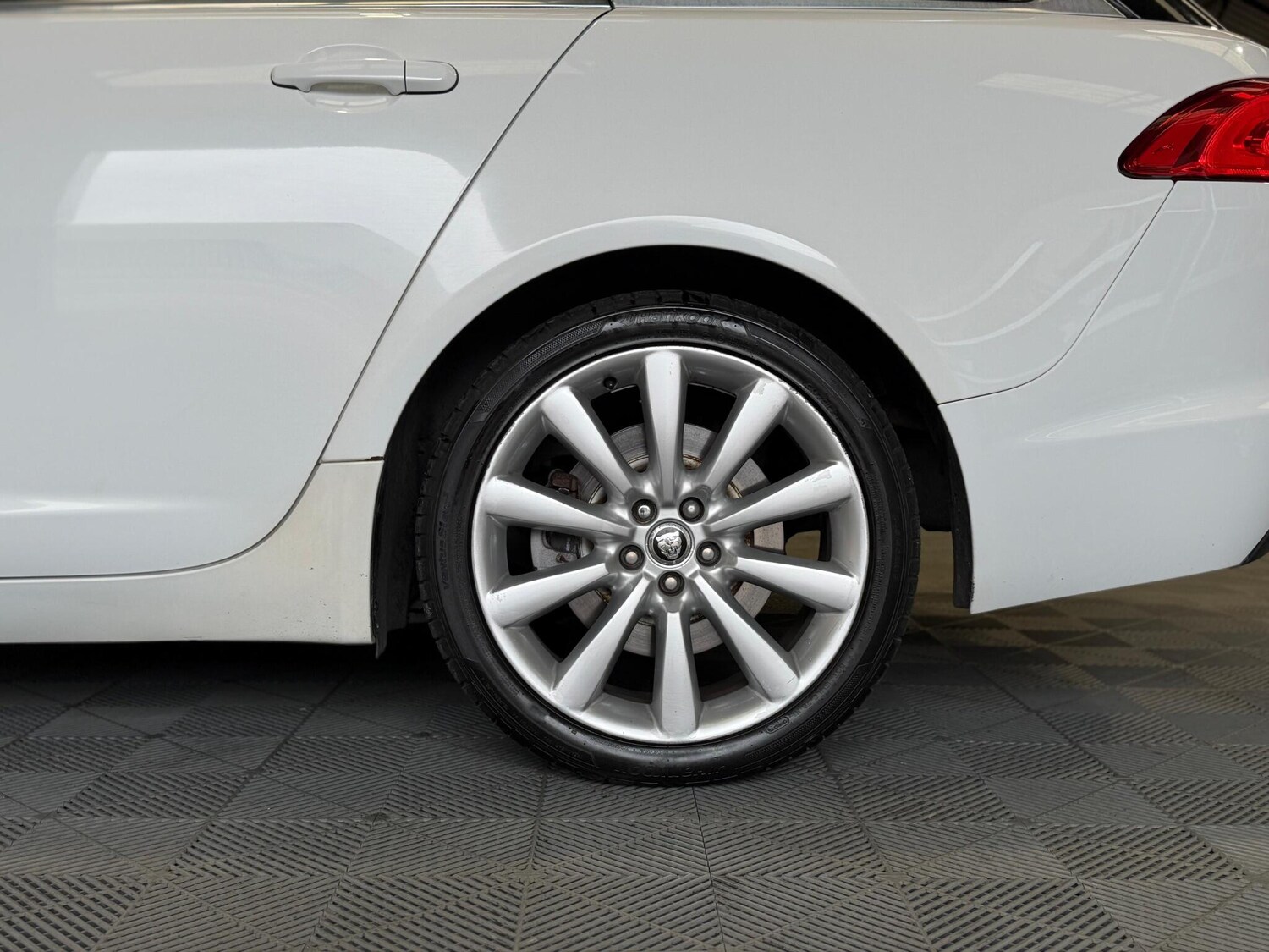 Used Jaguar XF 2013 for sale - 77909687: Photo 25