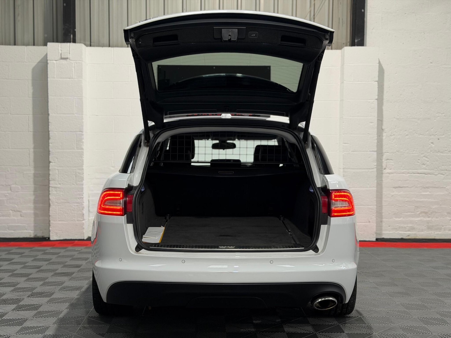 Used Jaguar XF 2013 for sale - 77909687: Photo 34