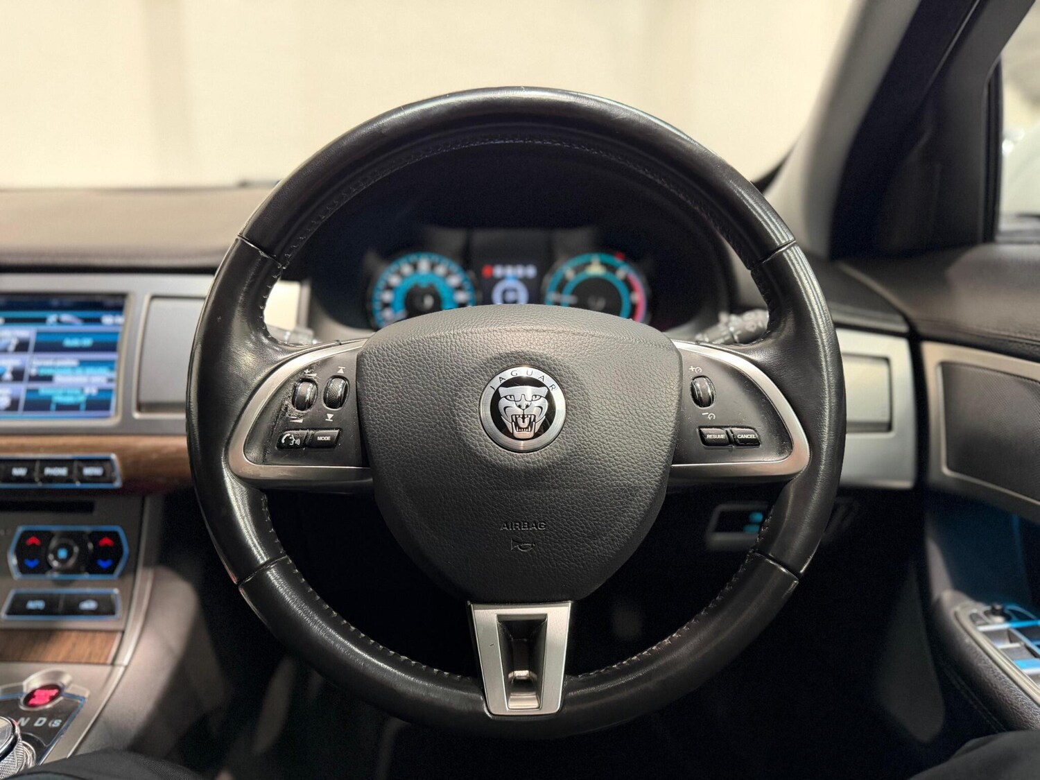 Used Jaguar XF 2013 for sale - 77909687: Photo 36