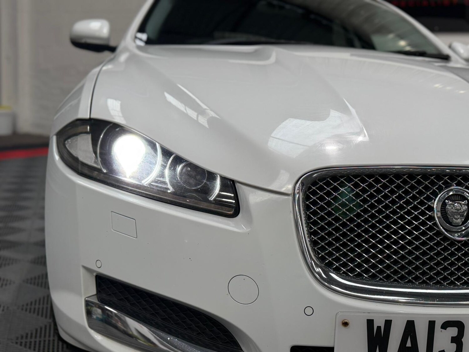 Used Jaguar XF 2013 for sale - 77909687: Photo 42