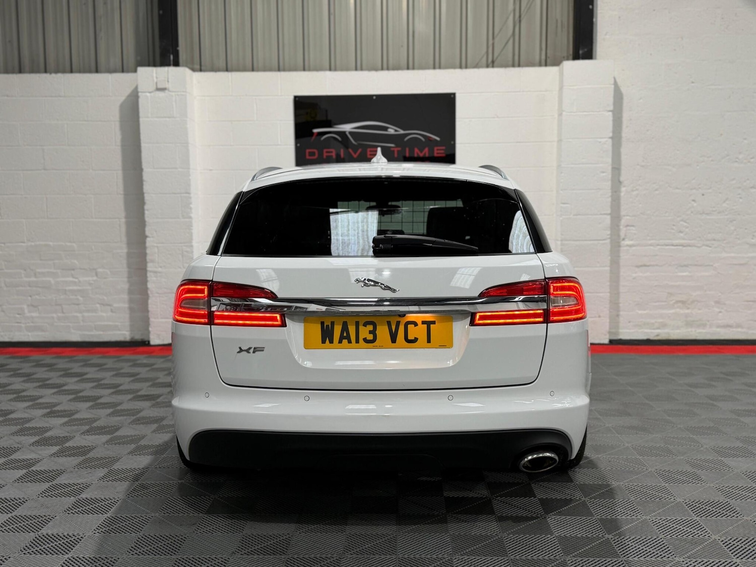 Used Jaguar XF 2013 for sale - 77909687: Photo 9