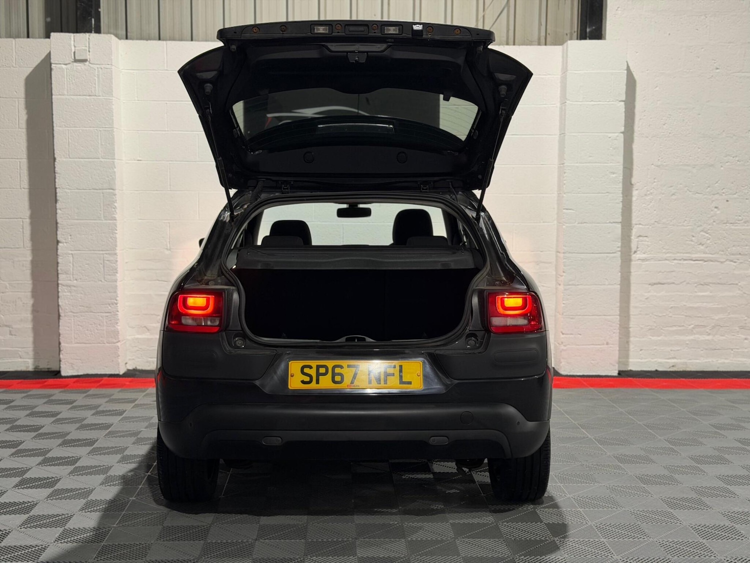 Used Citroen C4 Cactus 2017 for sale - 76780830: Photo 10