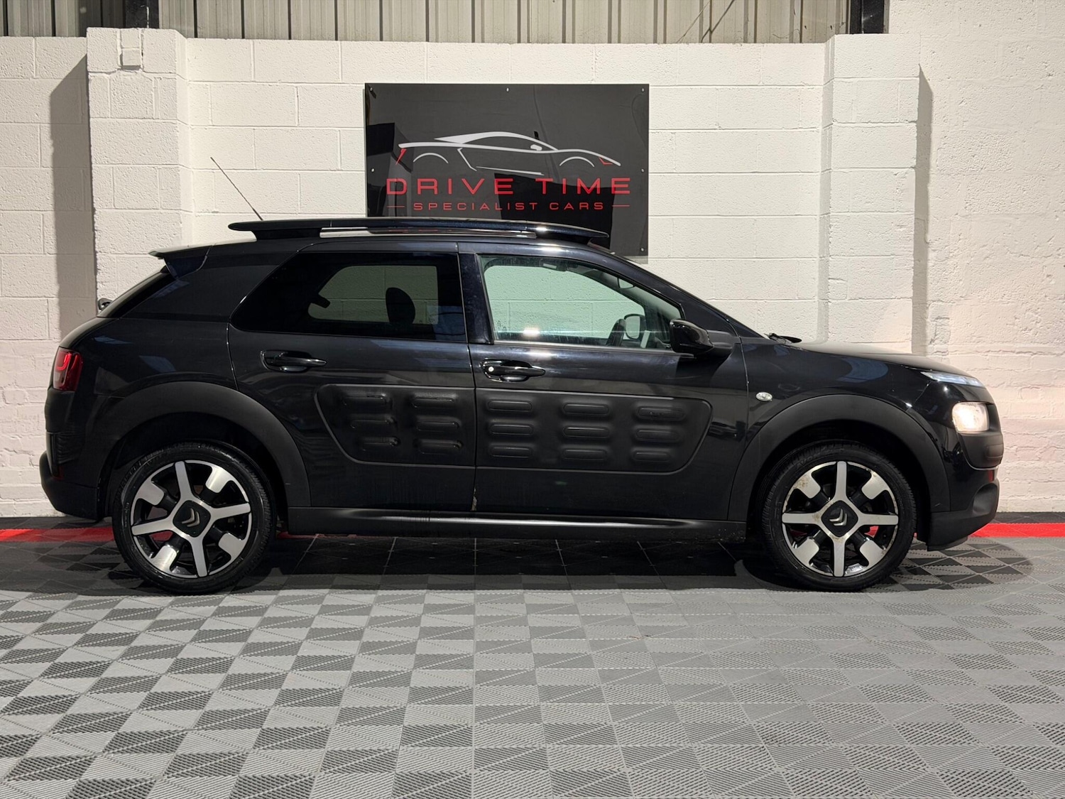 Used Citroen C4 Cactus 2017 for sale - 76780830: Photo 11