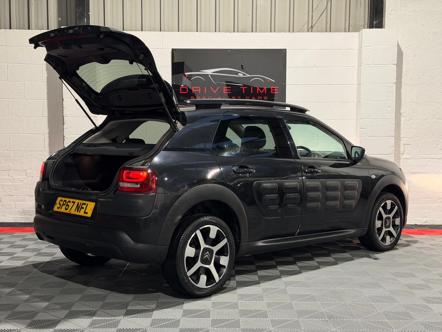 Used Citroen C4 Cactus 2017 for sale - 76780830: Photo 12