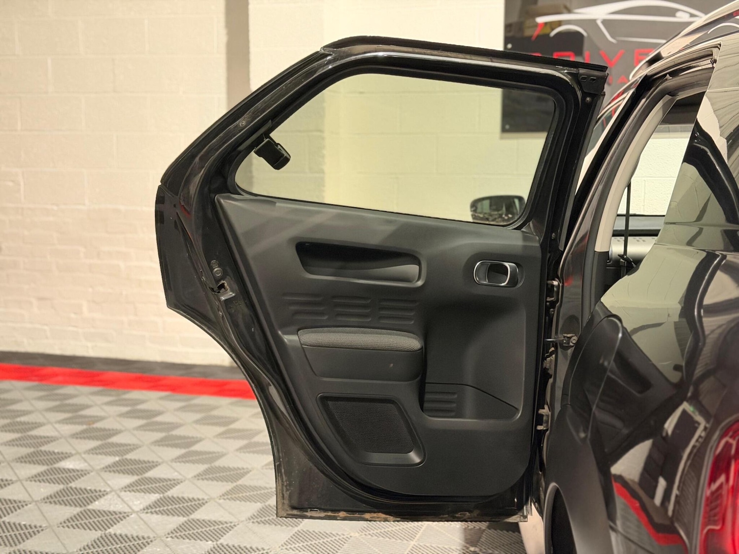 Used Citroen C4 Cactus 2017 for sale - 76780830: Photo 17