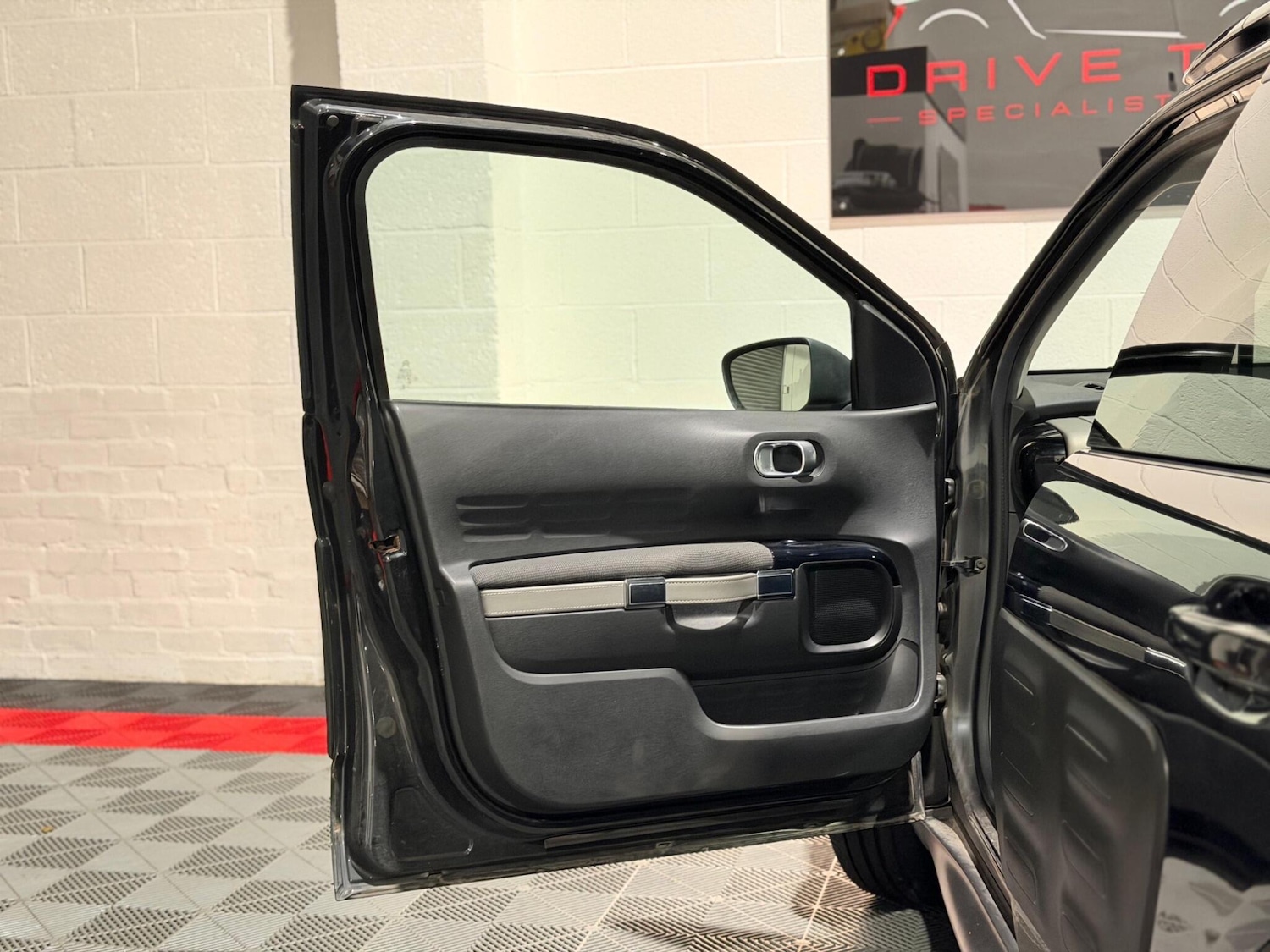 Used Citroen C4 Cactus 2017 for sale - 76780830: Photo 19