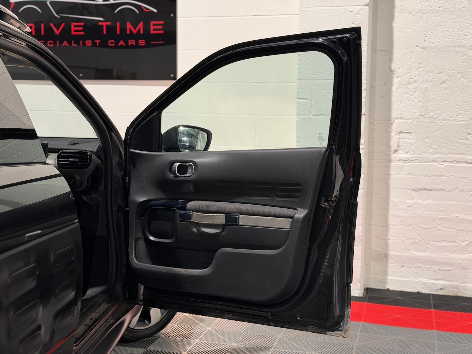 Used Citroen C4 Cactus 2017 for sale - 76780830: Photo 20