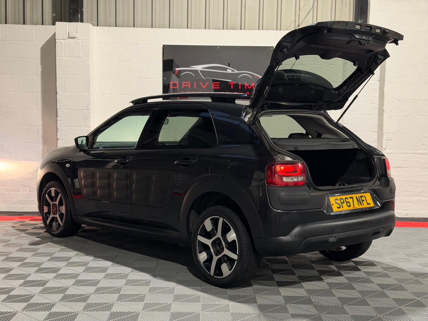 Used Citroen C4 Cactus 2017 for sale - 76780830: Photo 4