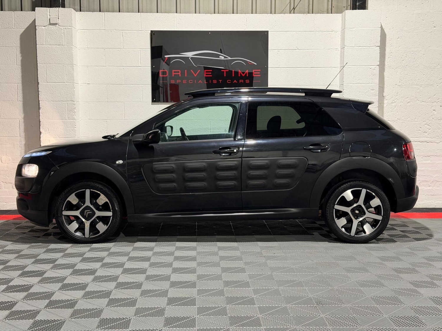 Used Citroen C4 Cactus 2017 for sale - 76780830: Photo 8