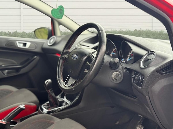 Used Ford Fiesta 2015 for sale - 76239600: Photo 10