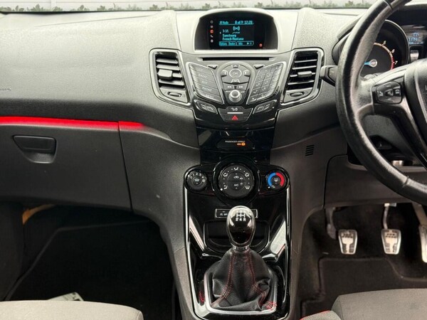 Used Ford Fiesta 2015 for sale - 76239600: Photo 13