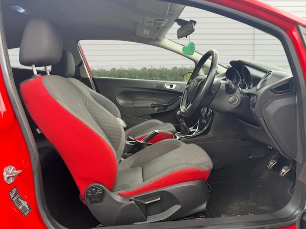 Used Ford Fiesta 2015 for sale - 76239600: Photo 15