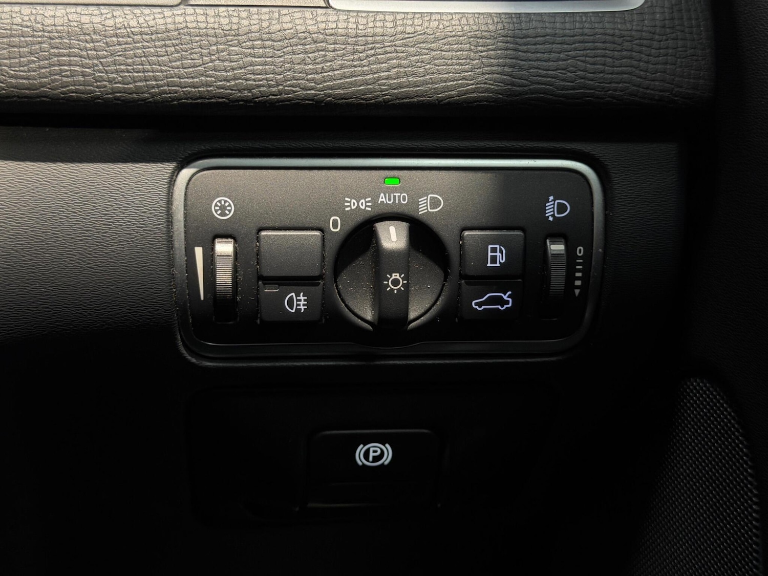 Used Volvo XC60 2015 for sale - 76781731: Photo 17