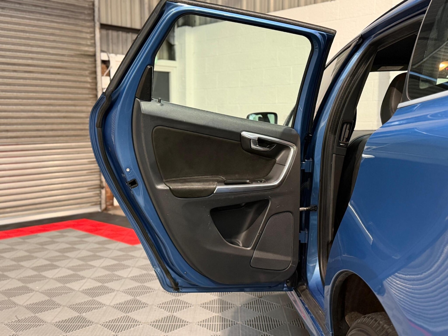 Used Volvo XC60 2015 for sale - 76781731: Photo 21