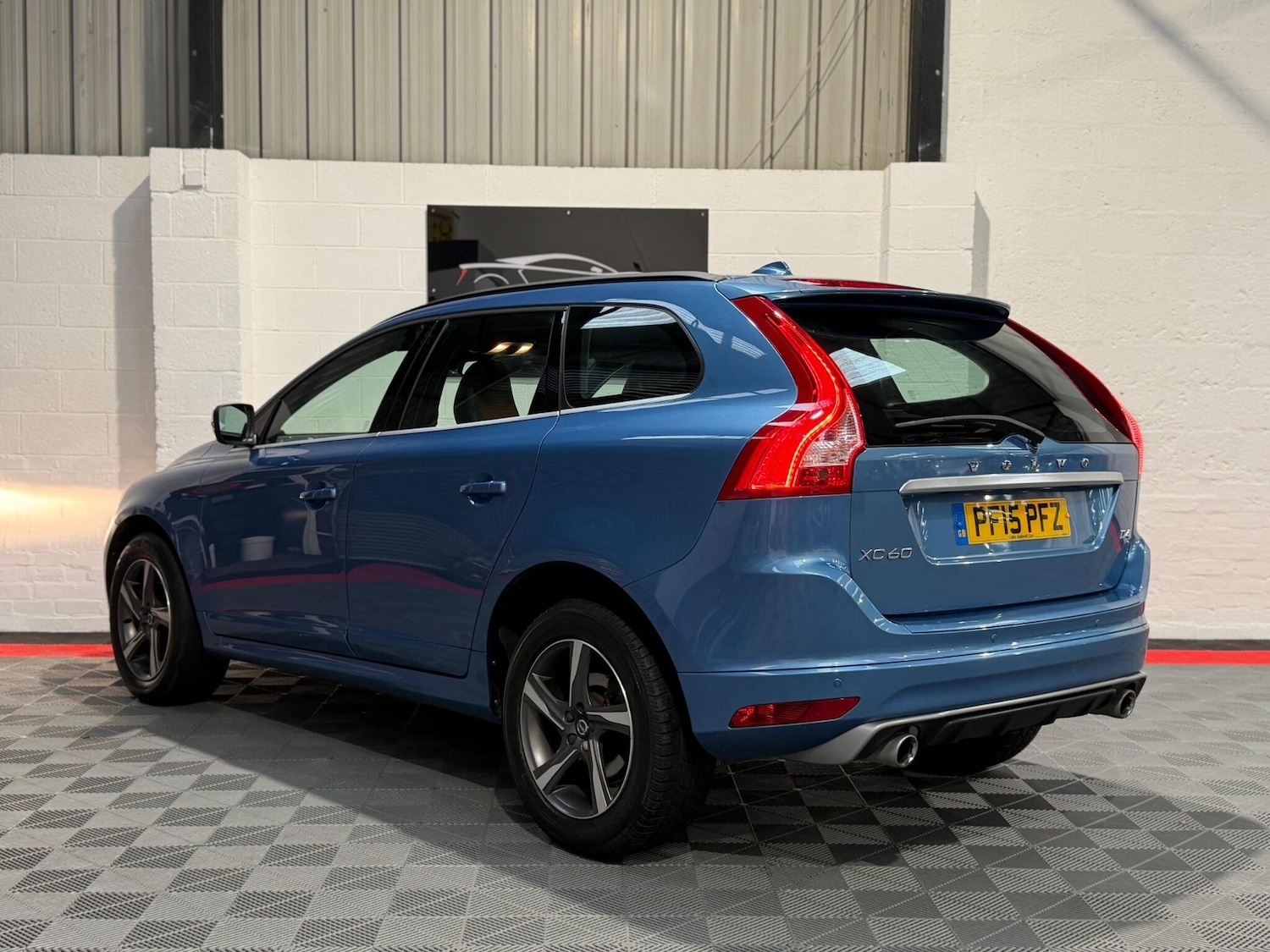 Used Volvo XC60 2015 for sale - 76781731: Photo 4