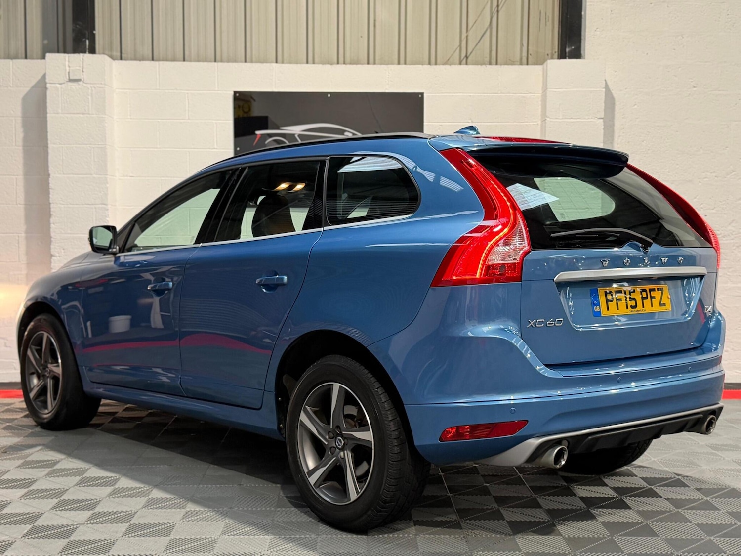 Used Volvo XC60 2015 for sale - 76781731: Photo 8