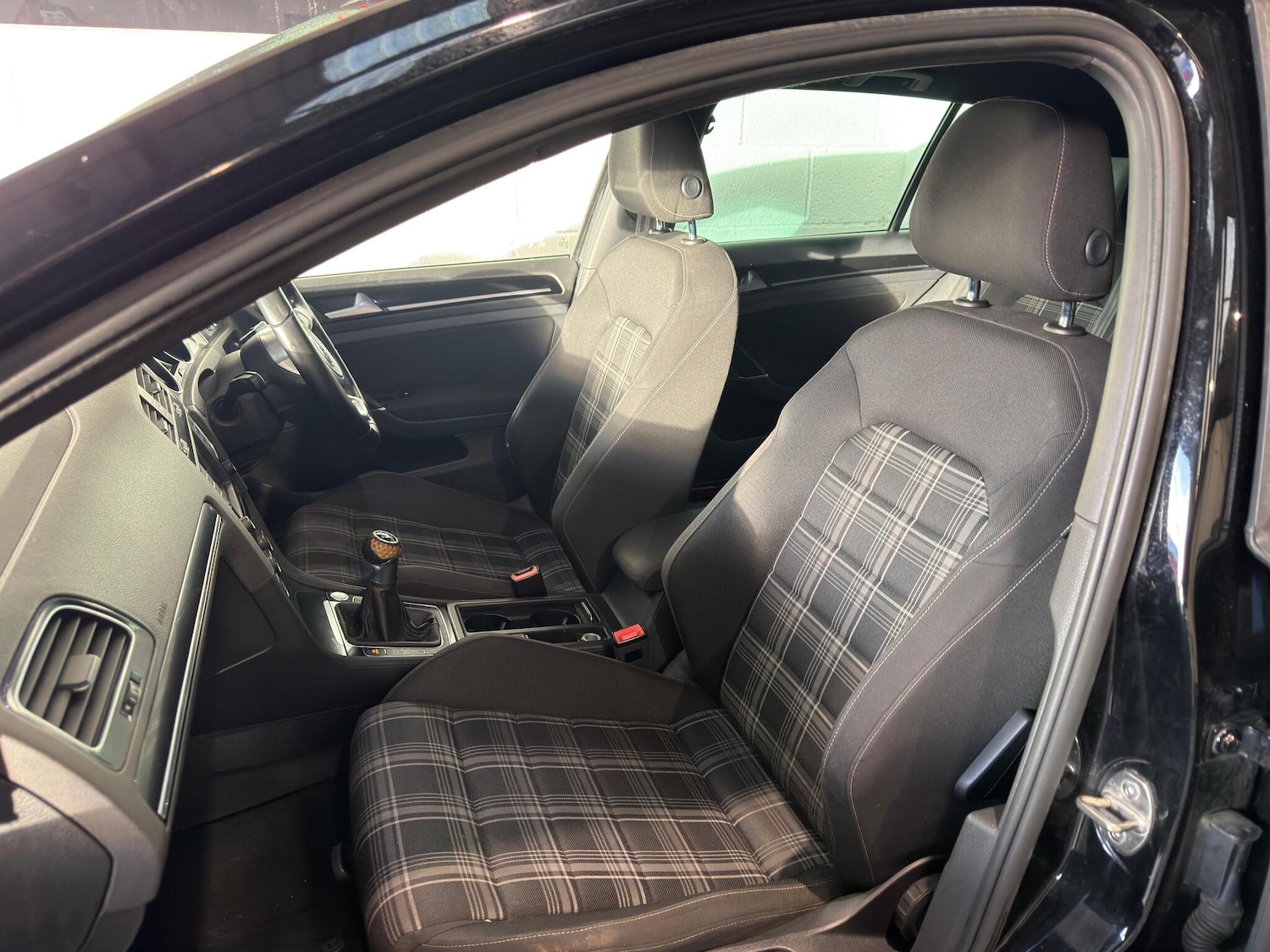 Used Volkswagen Golf for sale - 77598520: Photo 28