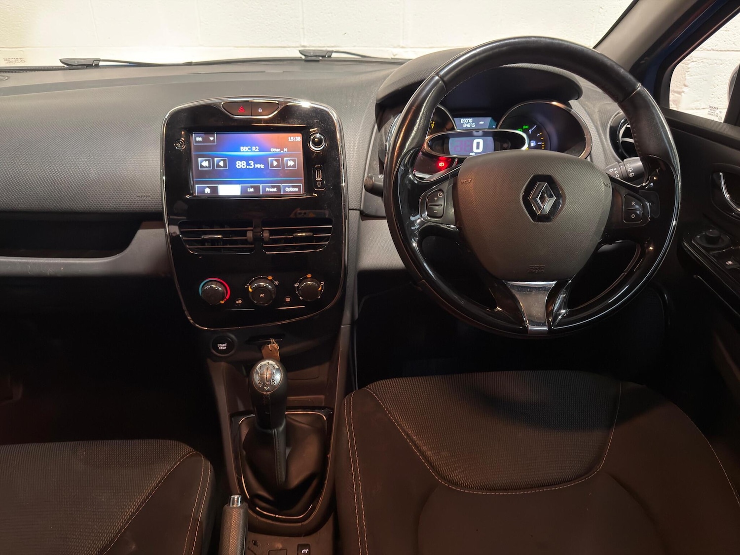 Used Renault Clio for sale - 76550147: Photo 14