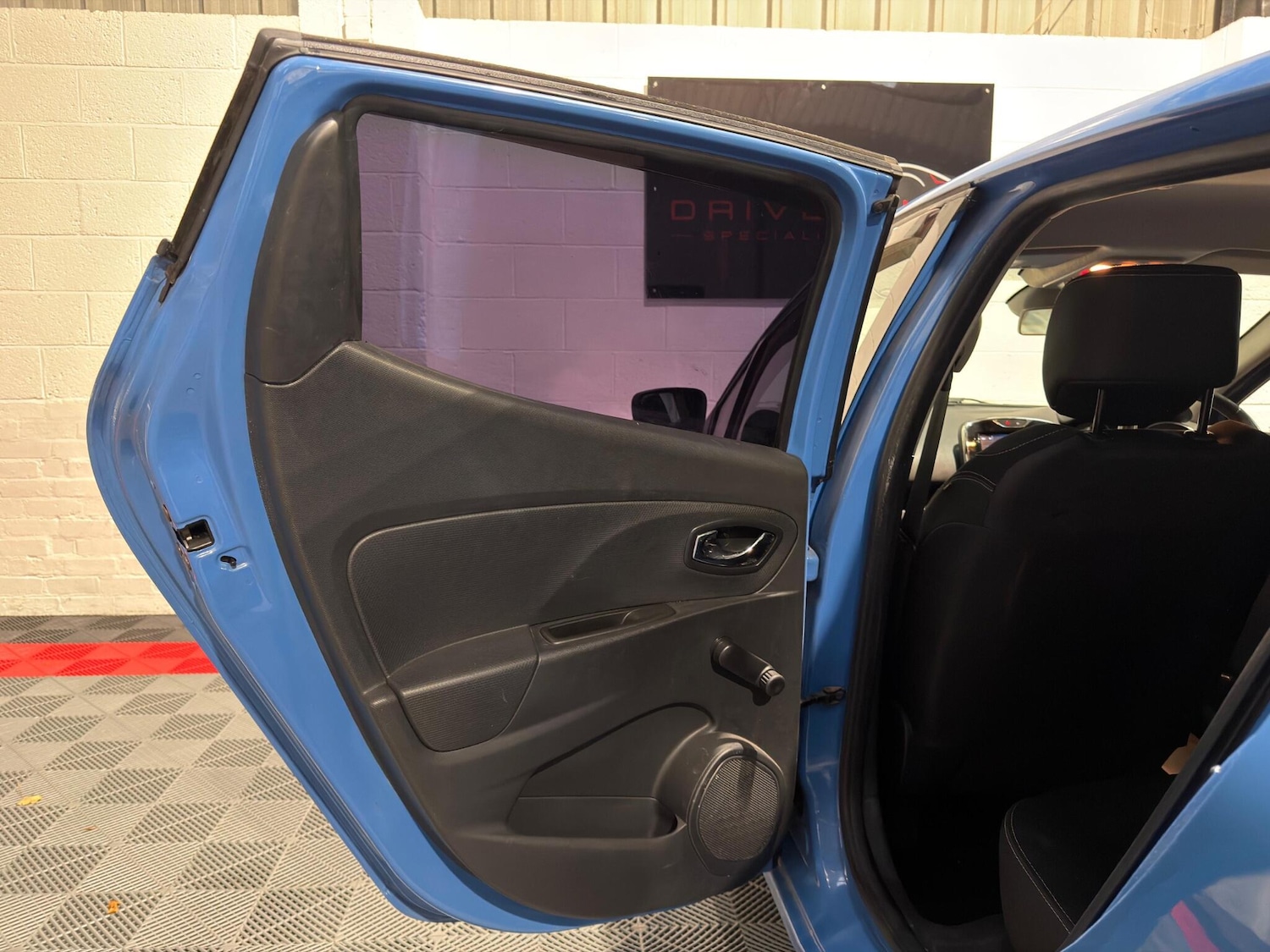 Used Renault Clio for sale - 76550147: Photo 23