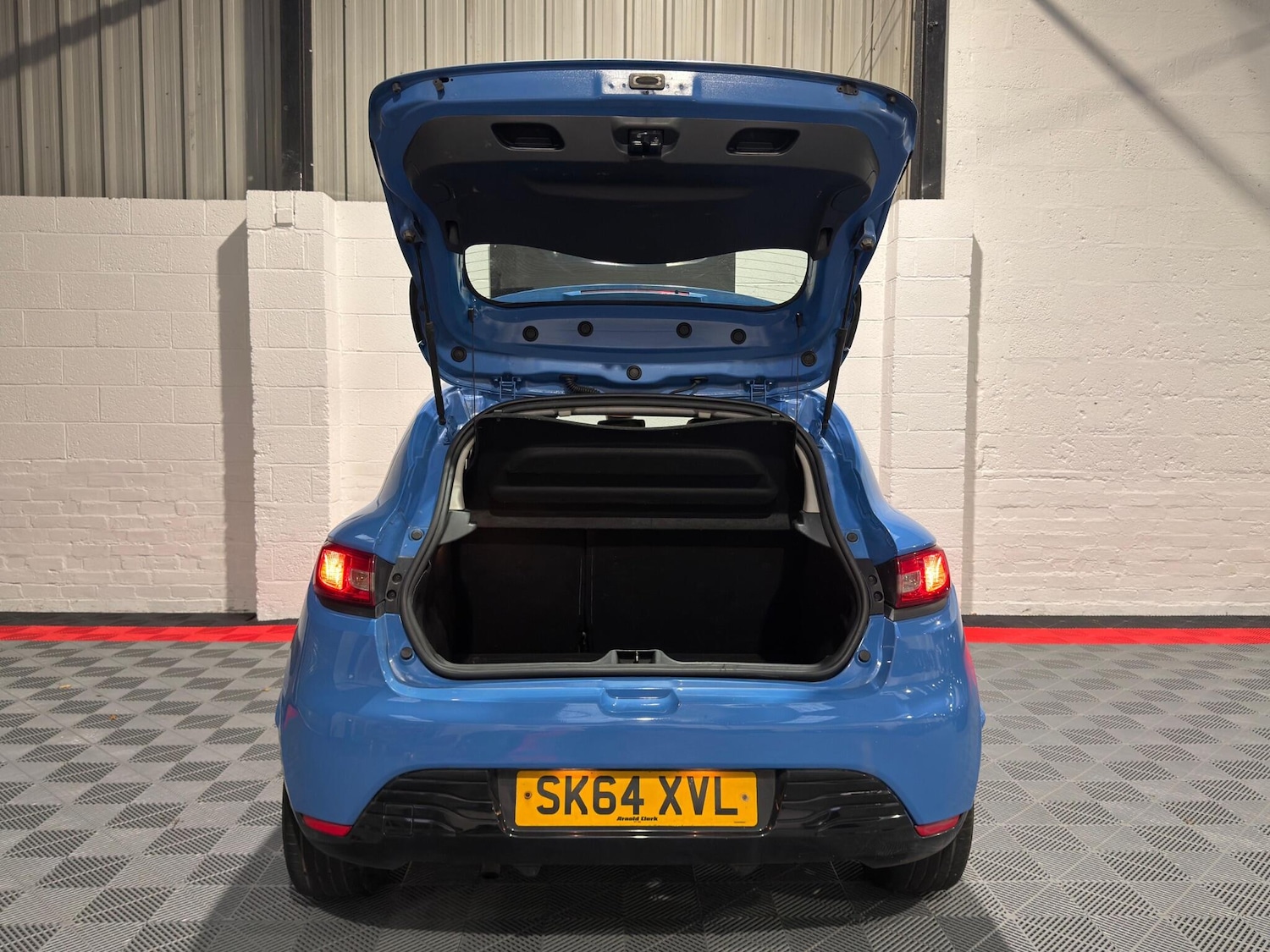 Used Renault Clio for sale - 76550147: Photo 28