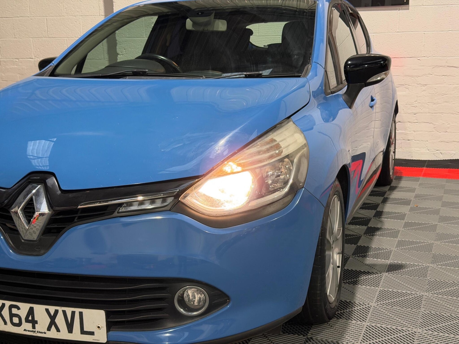 Used Renault Clio for sale - 76550147: Photo 32