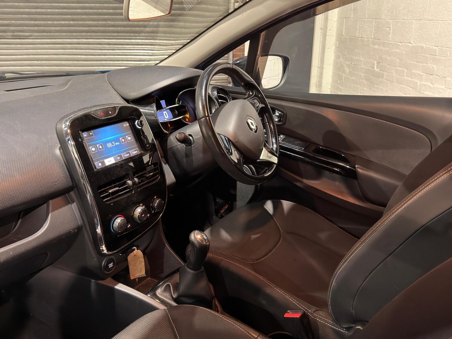 Used Renault Clio for sale - 76550147: Photo 33