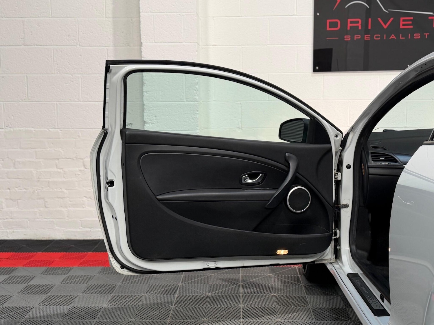 Used Renault Megane 2010 for sale - 77238125: Photo 24