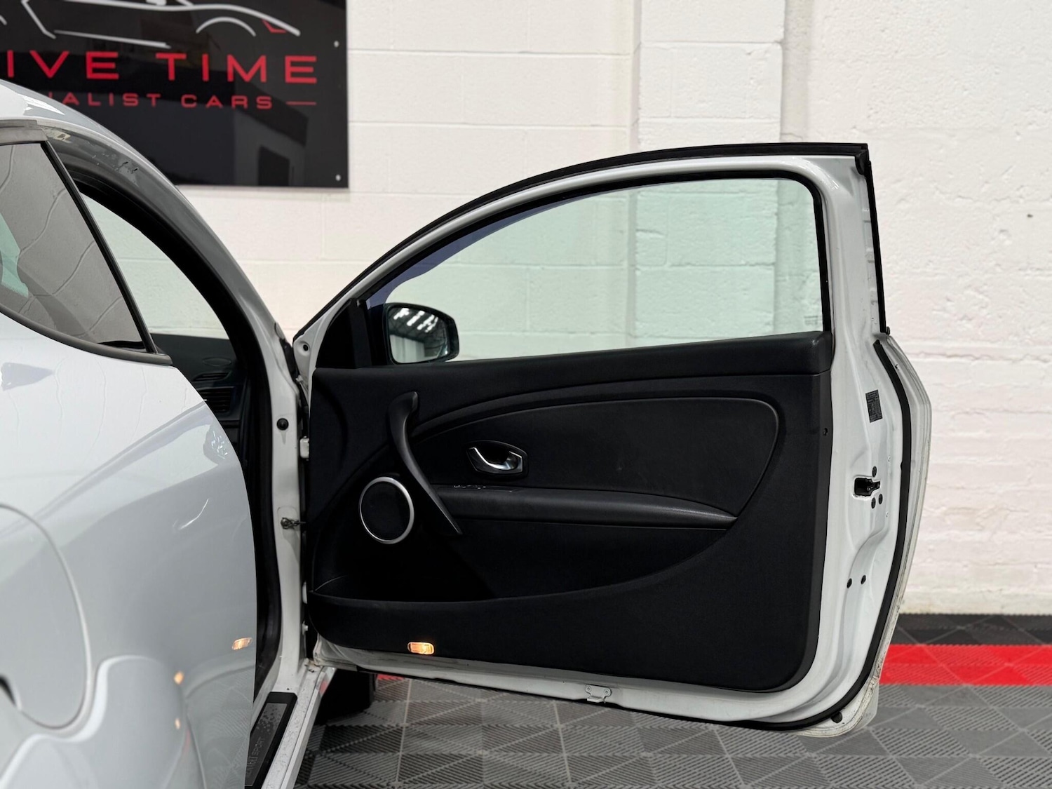 Used Renault Megane 2010 for sale - 77238125: Photo 25