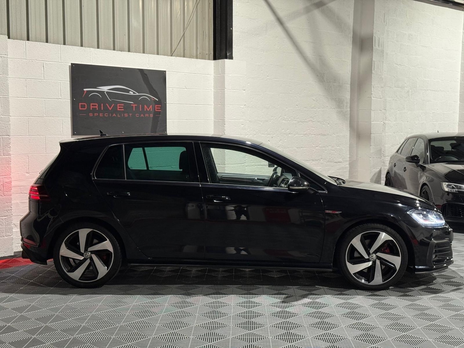 Used Volkswagen Golf 2017 for sale - 76306584: Photo 18