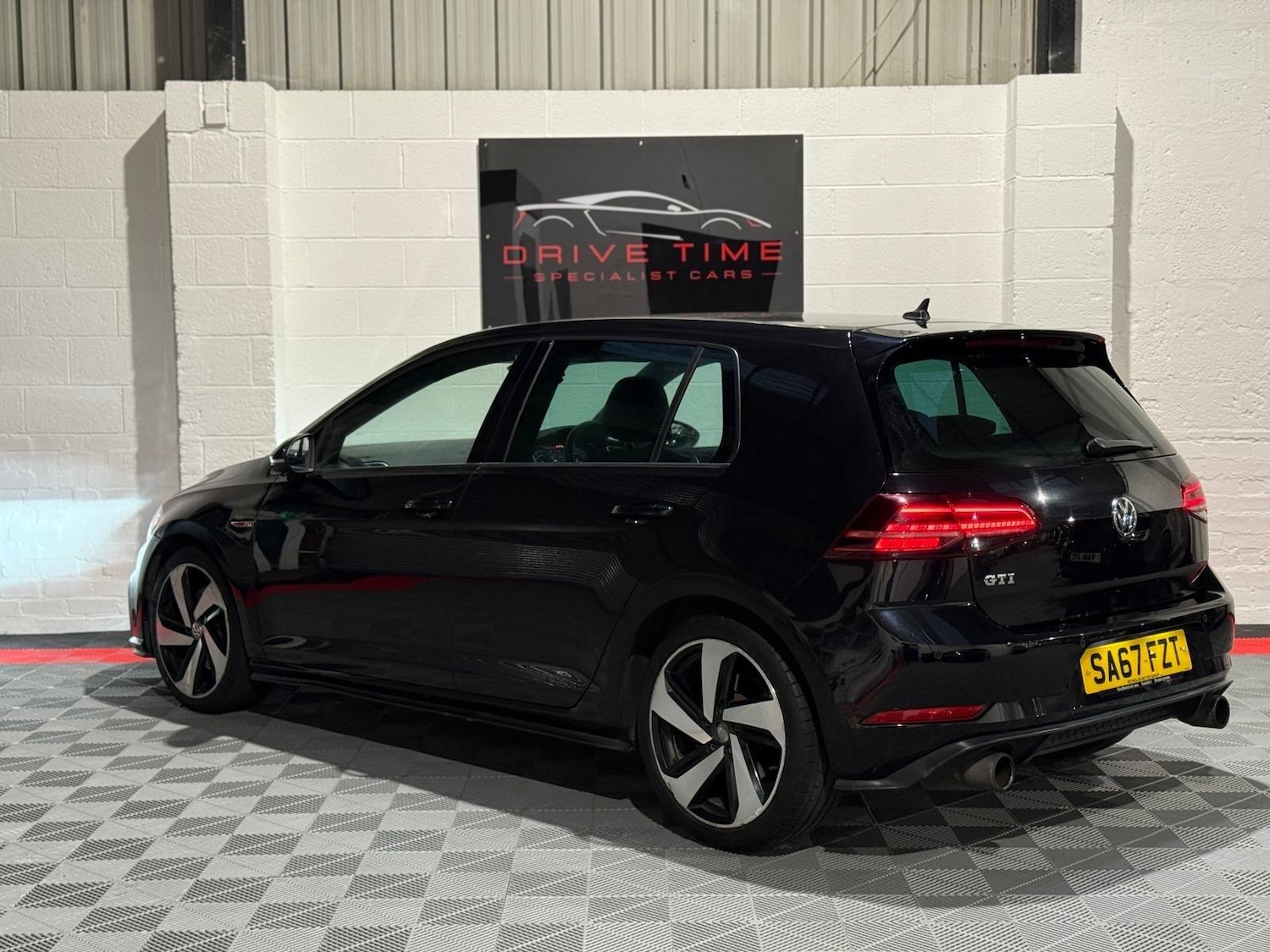 Used Volkswagen Golf 2017 for sale - 76306584: Photo 3