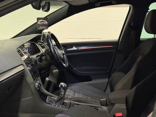 Used Volkswagen Golf 2017 for sale - 76306584: Photo 40