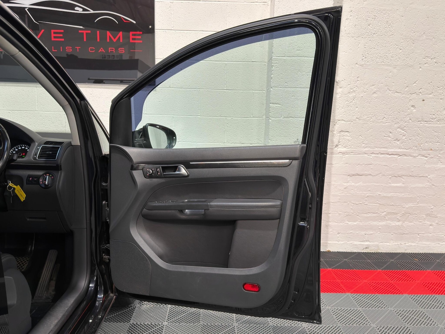 Used Volkswagen Touran 2013 for sale - 76606870: Photo 25