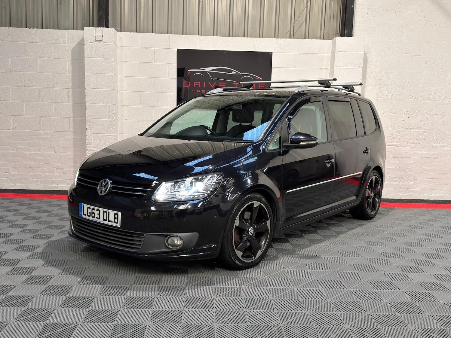 Used Volkswagen Touran 2013 for sale - 76606870: Photo 3