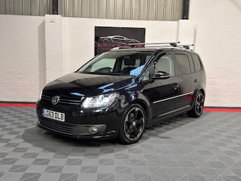Used Volkswagen Touran 2013 for sale - 76606870: Photo