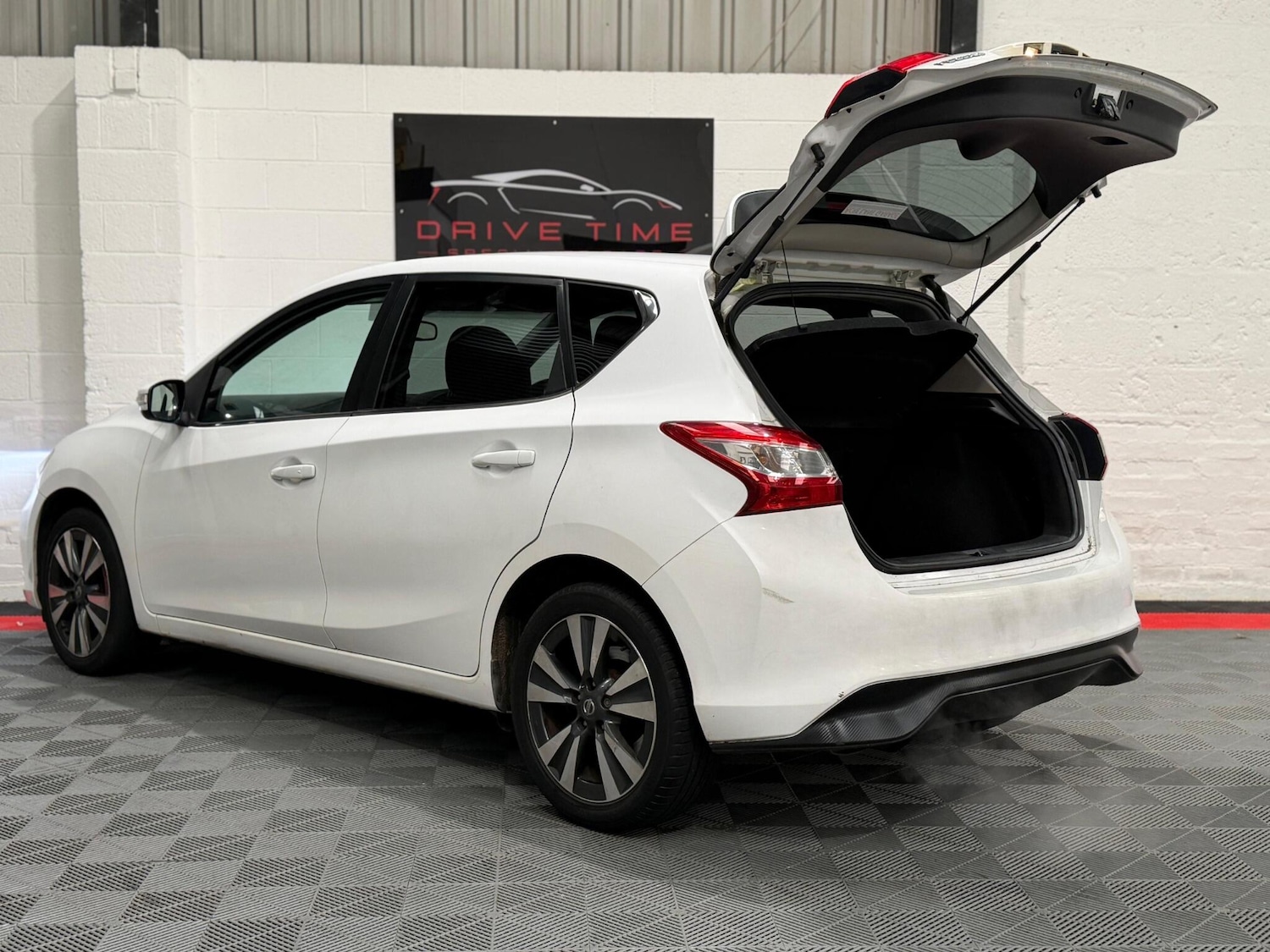 Used Nissan Pulsar 2015 for sale - 77853709: Photo 4