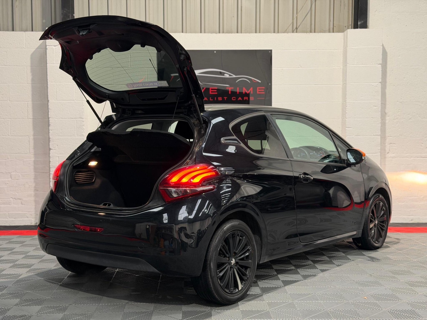 Used Peugeot 208 2017 for sale - 76765694: Photo 17