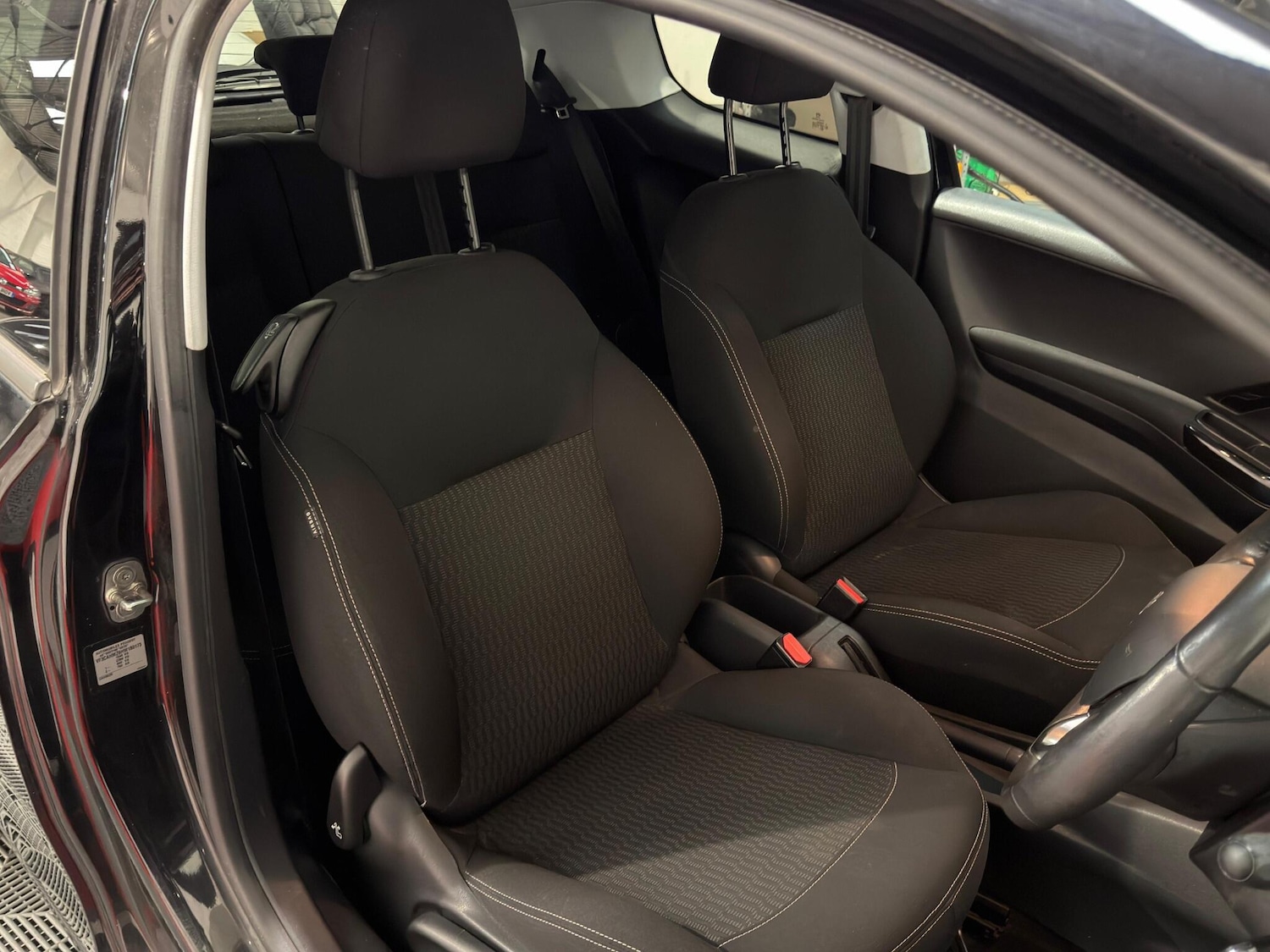 Used Peugeot 208 2017 for sale - 76765694: Photo 18