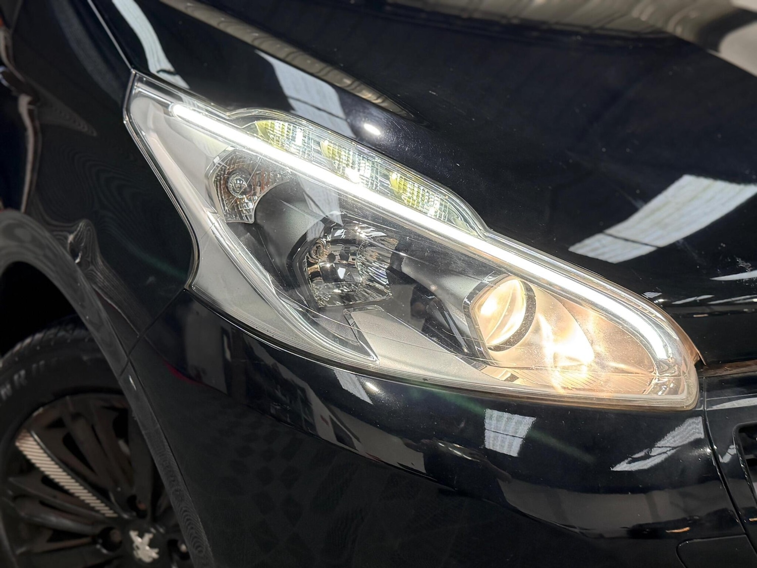 Used Peugeot 208 2017 for sale - 76765694: Photo 39