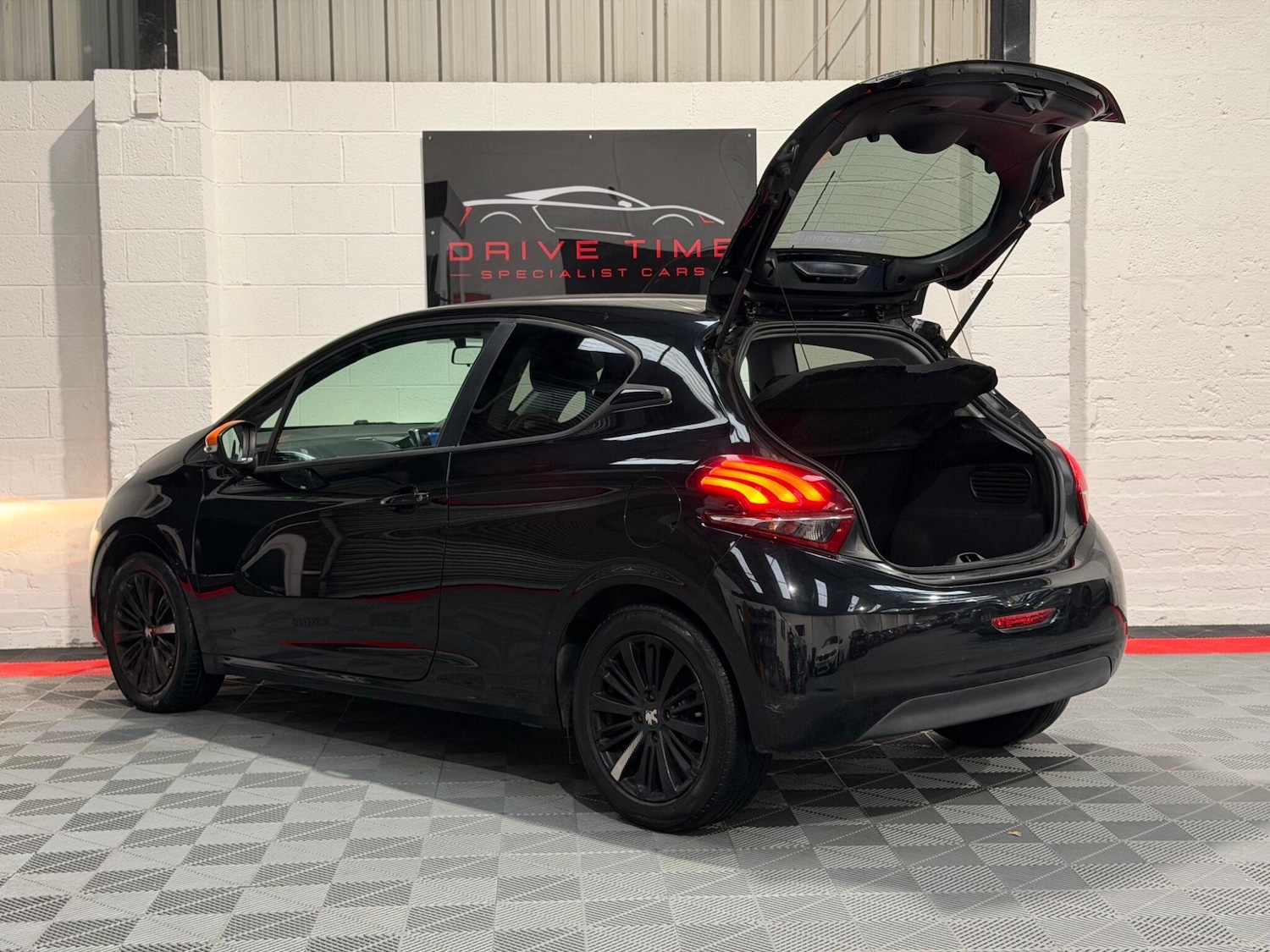 Used Peugeot 208 2017 for sale - 76765694: Photo 9