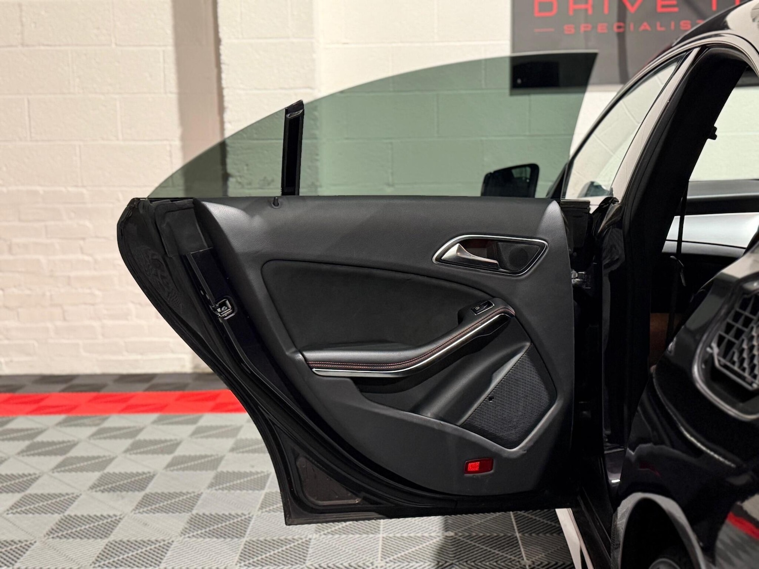 Used Mercedes-Benz CLA 2015 for sale - 76646057: Photo 10