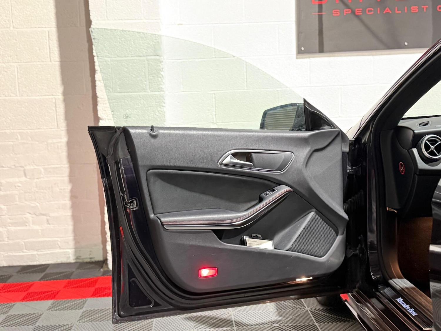 Used Mercedes-Benz CLA 2015 for sale - 76646057: Photo 11